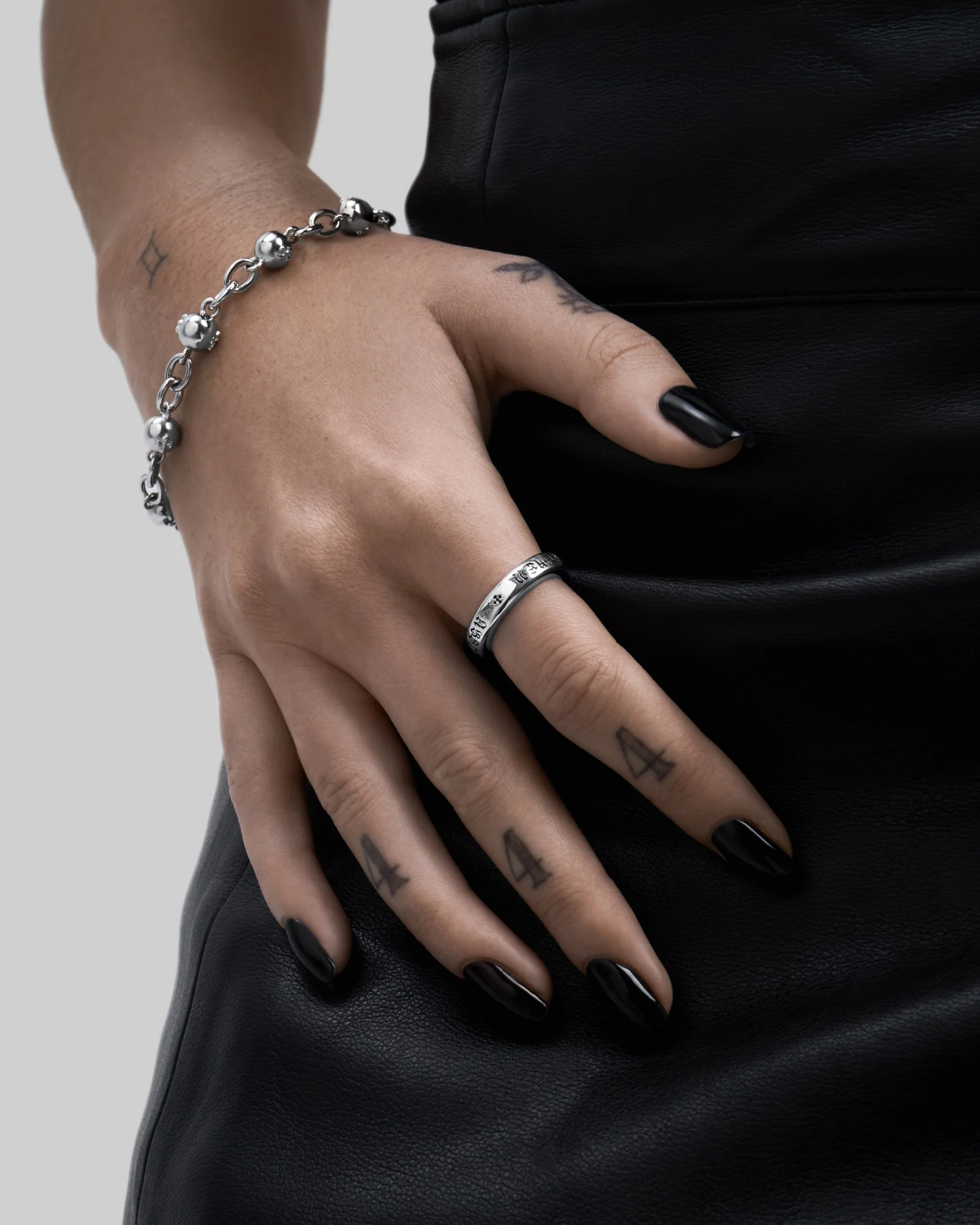 ABSIT OMEN Amulet Ring - Image 3