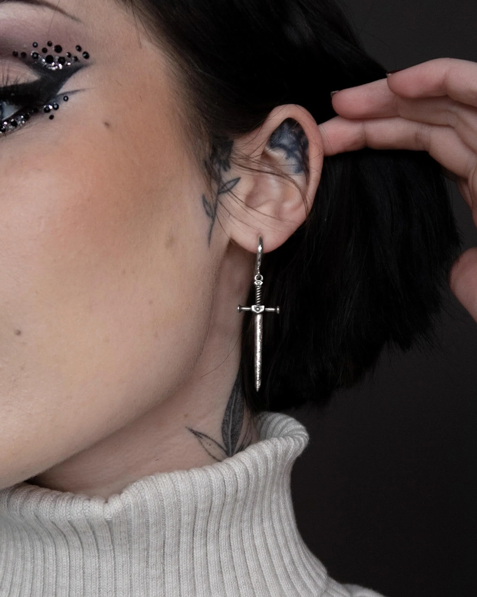 Aradia Sword Earrings - Image 5