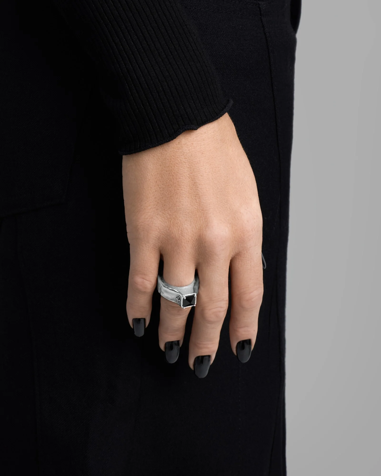 BLACK CASTLE Ring - Image 2