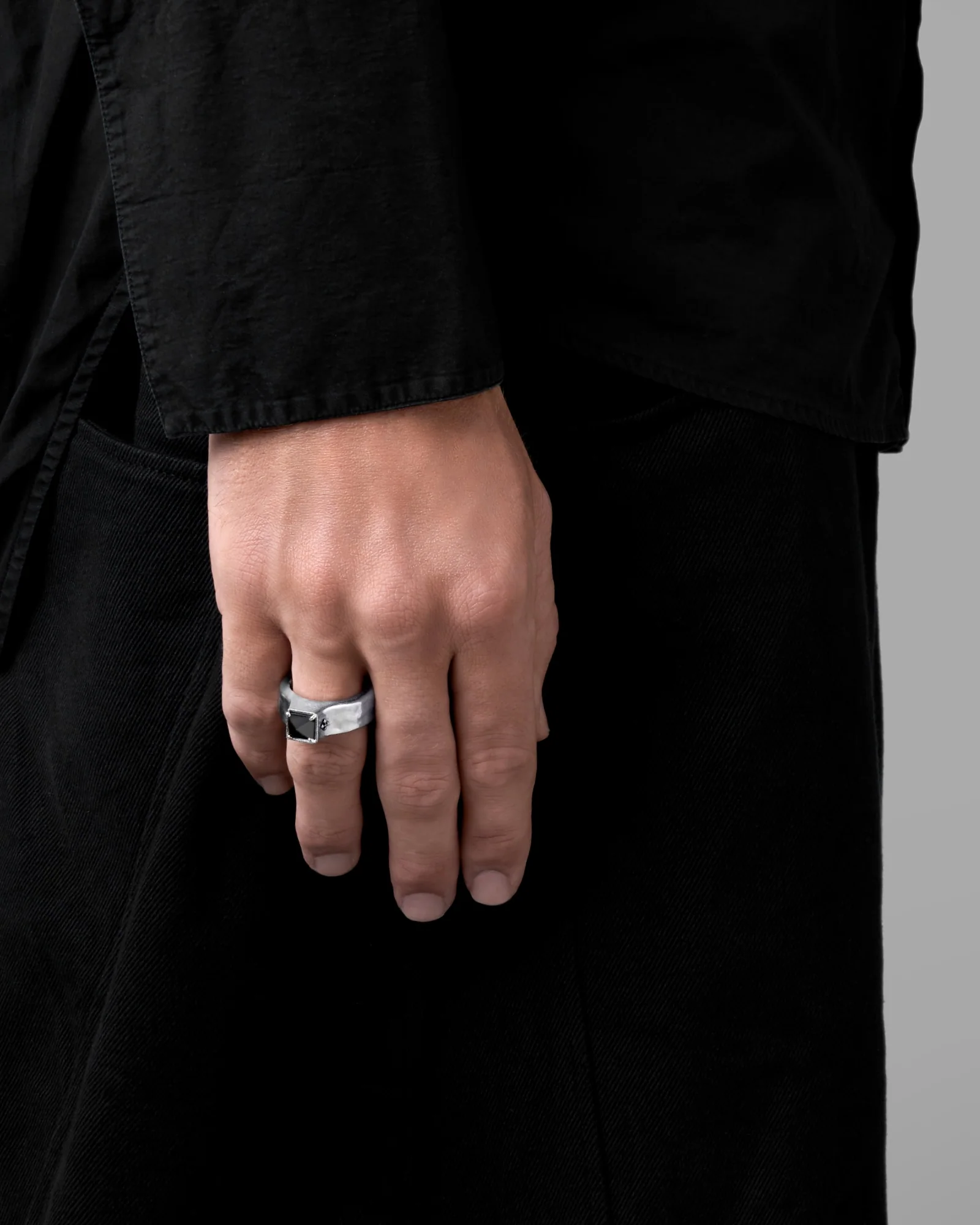 BLACK CASTLE Ring - Image 4