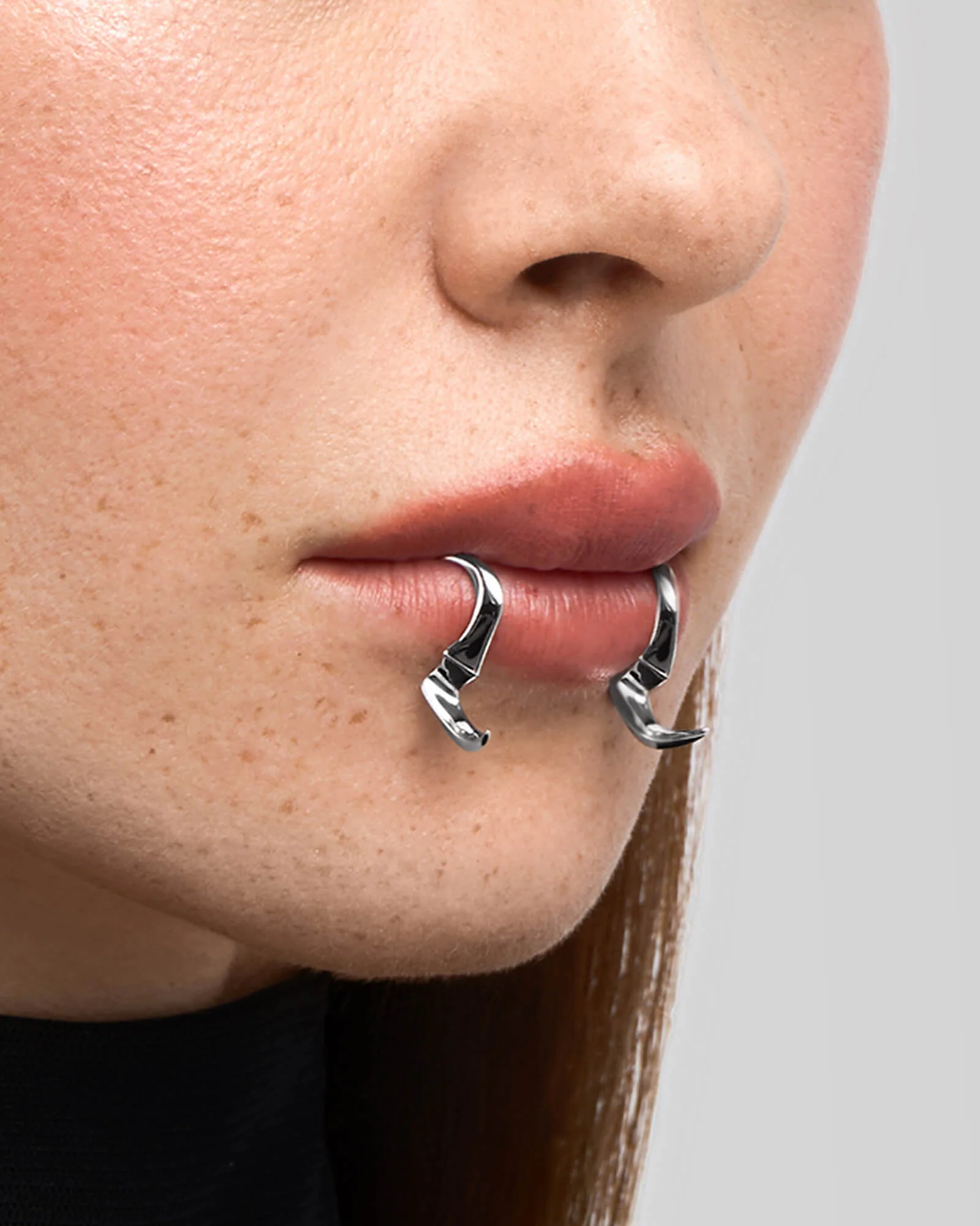 Delirium Lip Cuff