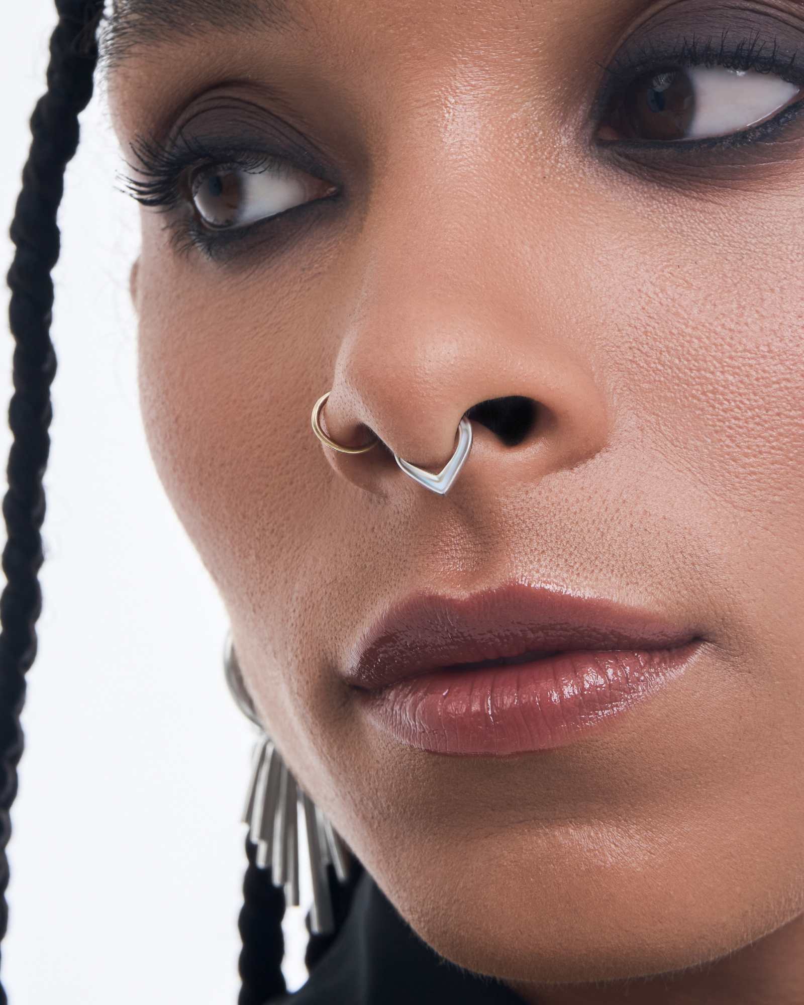 Lyra Pearl Teardrop Clicker - Image 2